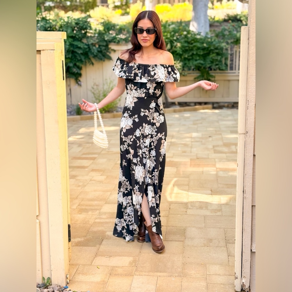 🎉HP🎉 Off The Shoulder Slit Floral Maxi Dress - Picture 10 of 16